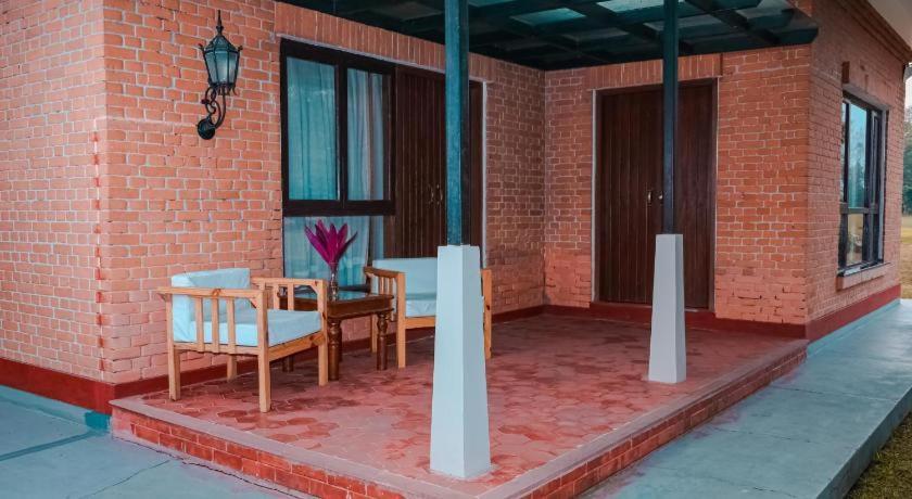 Miraaya Wellness And Golf Resort Chitwan Eksteriør billede