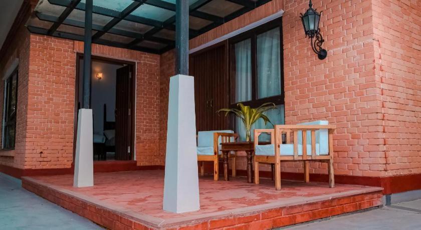Miraaya Wellness And Golf Resort Chitwan Eksteriør billede