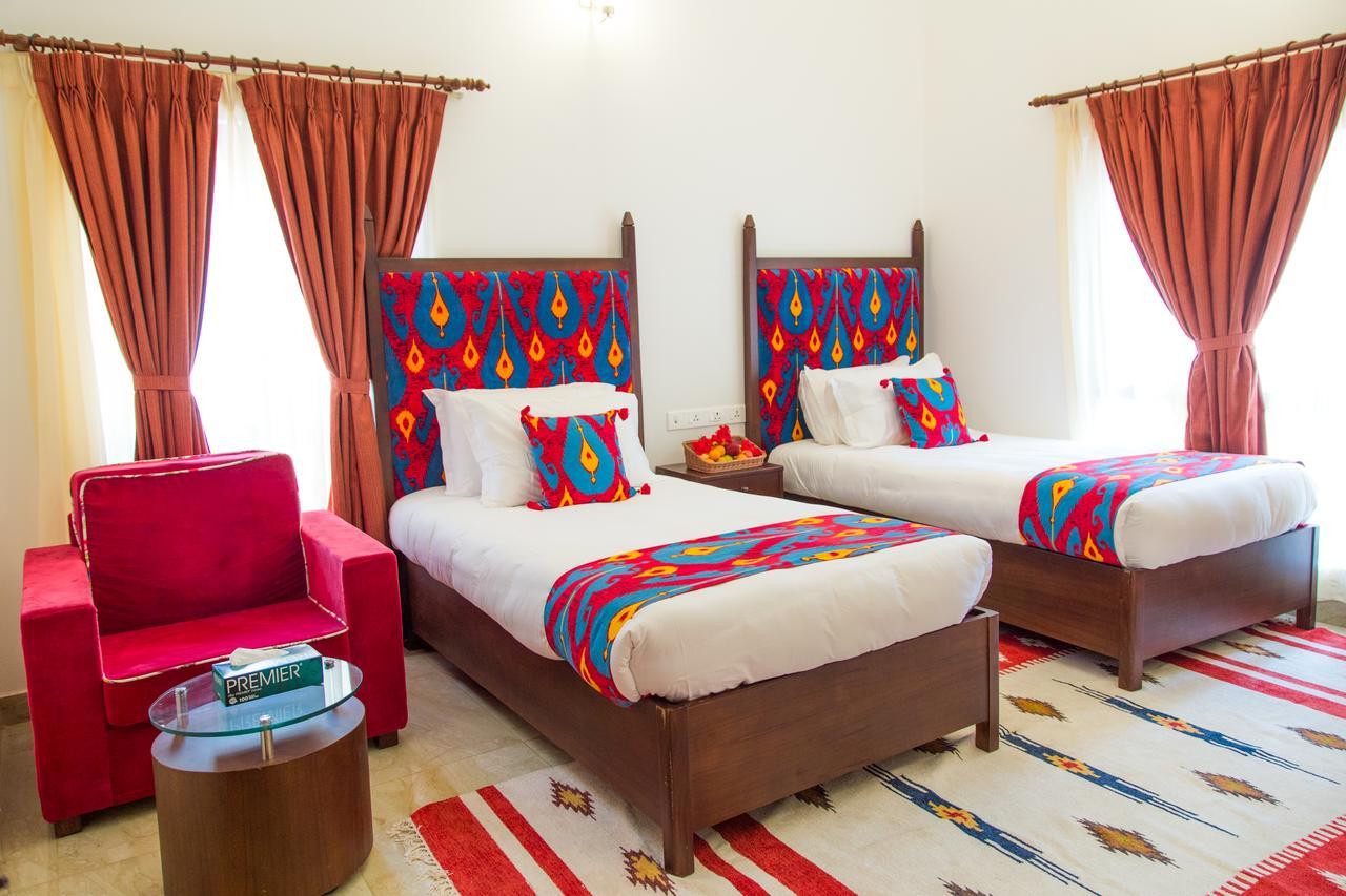Miraaya Wellness And Golf Resort Chitwan Eksteriør billede