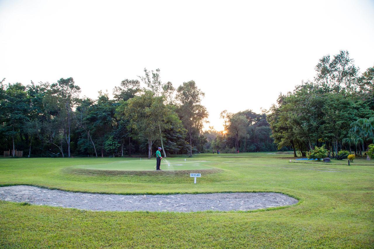 Miraaya Wellness And Golf Resort Chitwan Eksteriør billede