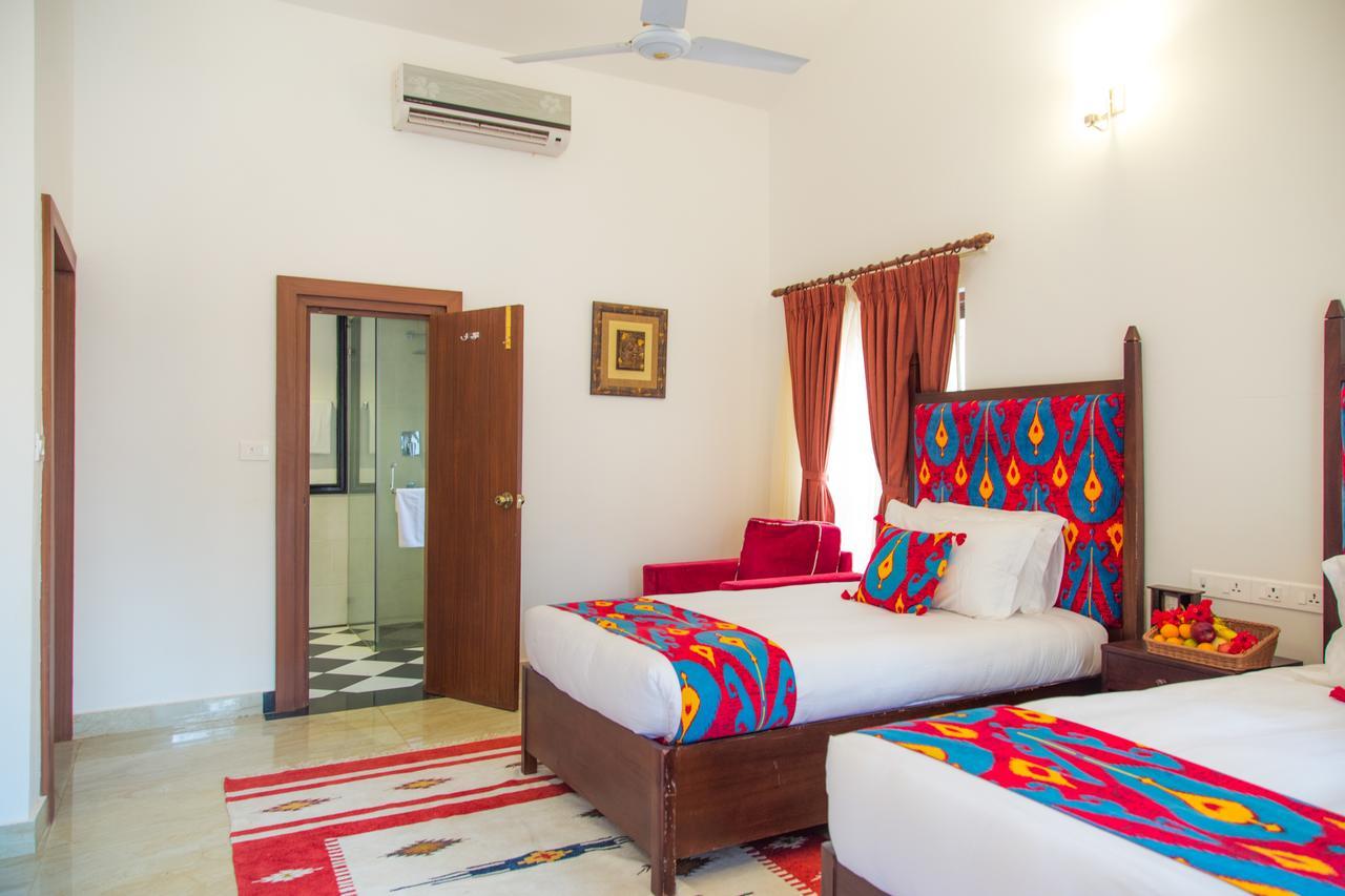 Miraaya Wellness And Golf Resort Chitwan Eksteriør billede