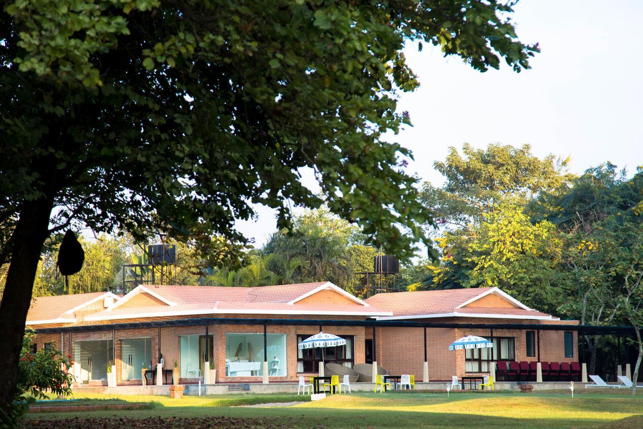 Miraaya Wellness And Golf Resort Chitwan Eksteriør billede