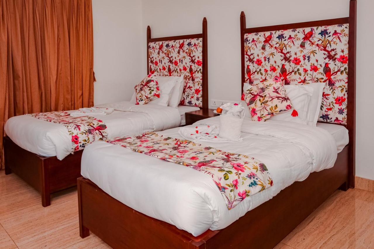 Miraaya Wellness And Golf Resort Chitwan Eksteriør billede
